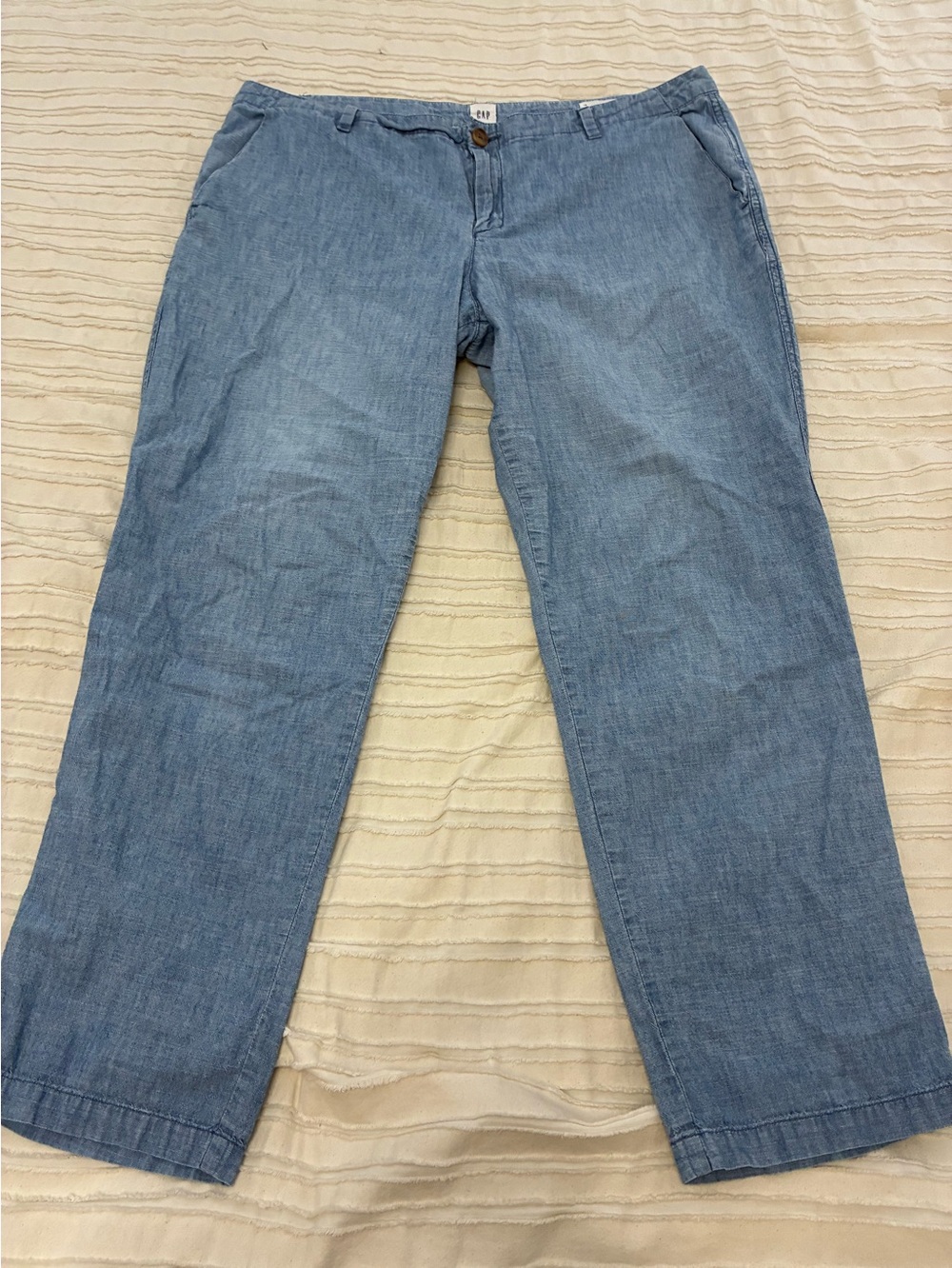 Gap girlfriend cut cotton pants. Perfect for summer! Lightweight airy. Size 16